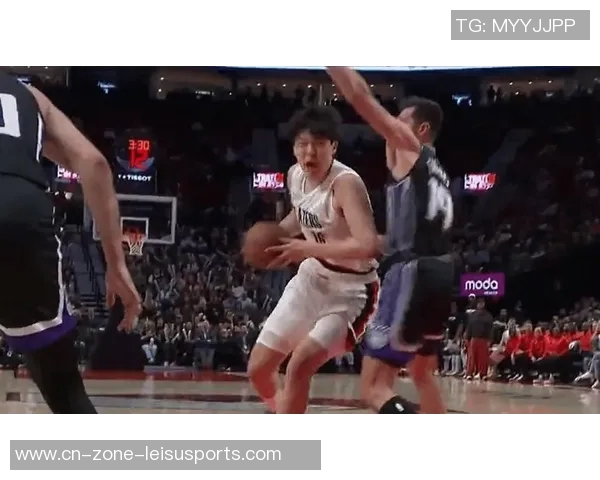 杨瀚森在比赛中掩护和传球速度较慢但节奏略快于克林根