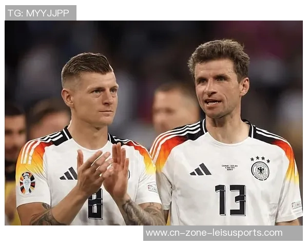穆勒与克罗斯并列德国球员奖杯纪录未来有望独享荣耀