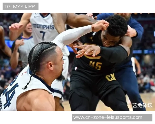 狄龙向记者诉说训练艰辛头部受伤彰显拼搏精神