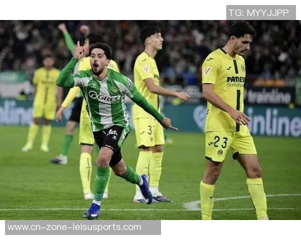 36岁佩里西奇依然火力全开在PSV出场57次打入20球展现实力